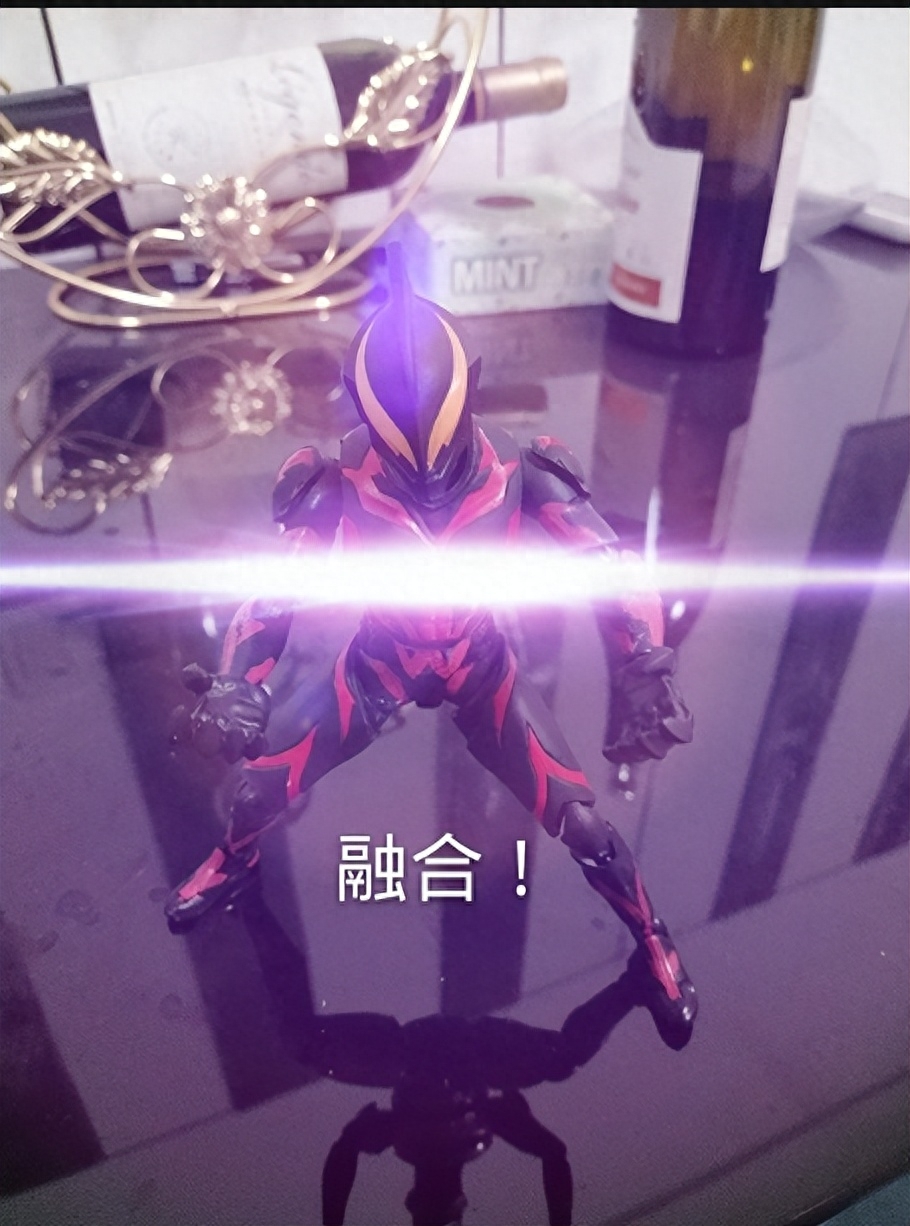 奧特曼玩游戲的視頻_奧特曼玩游戲的圖片_奧特曼游戲怎么玩